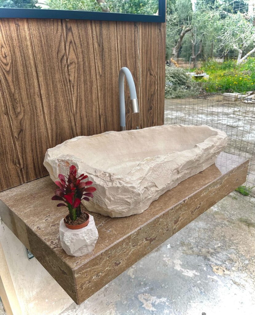Lavandino in pietra naturale